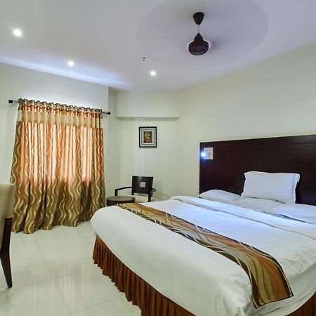 Krishna Residency Hotel Vidzsajavádá Kültér fotó
