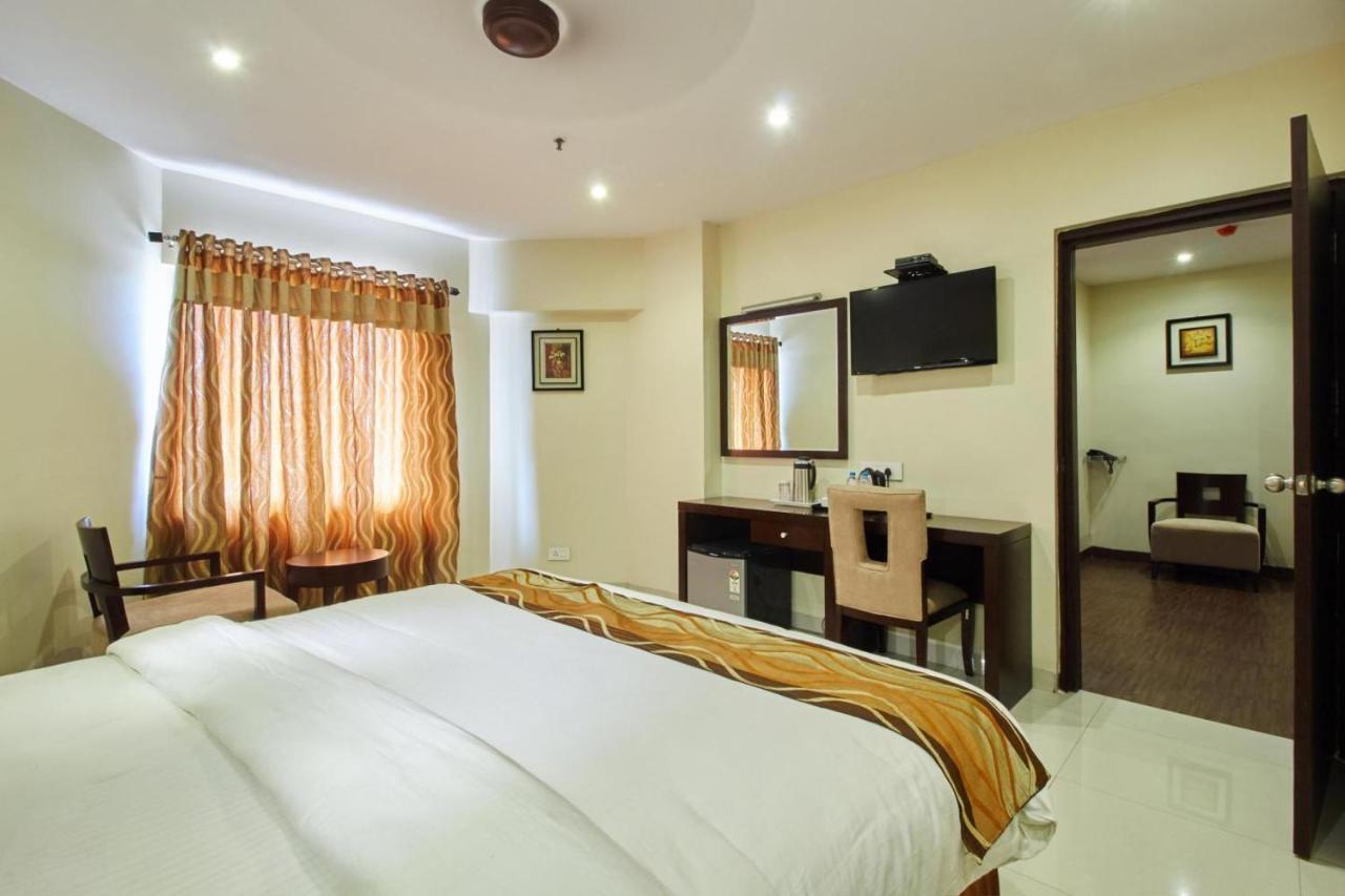 Krishna Residency Hotel Vidzsajavádá Kültér fotó