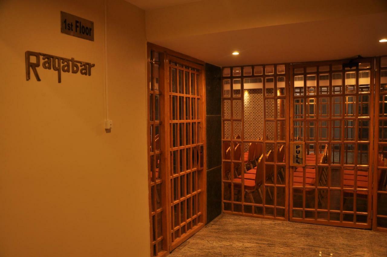 Krishna Residency Hotel Vidzsajavádá Kültér fotó